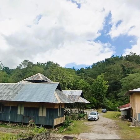 Oyo Home 90491 Flinstone Lodge コタキナバル エクステリア 写真