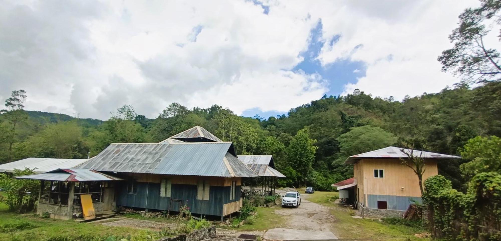 Oyo Home 90491 Flinstone Lodge コタキナバル エクステリア 写真